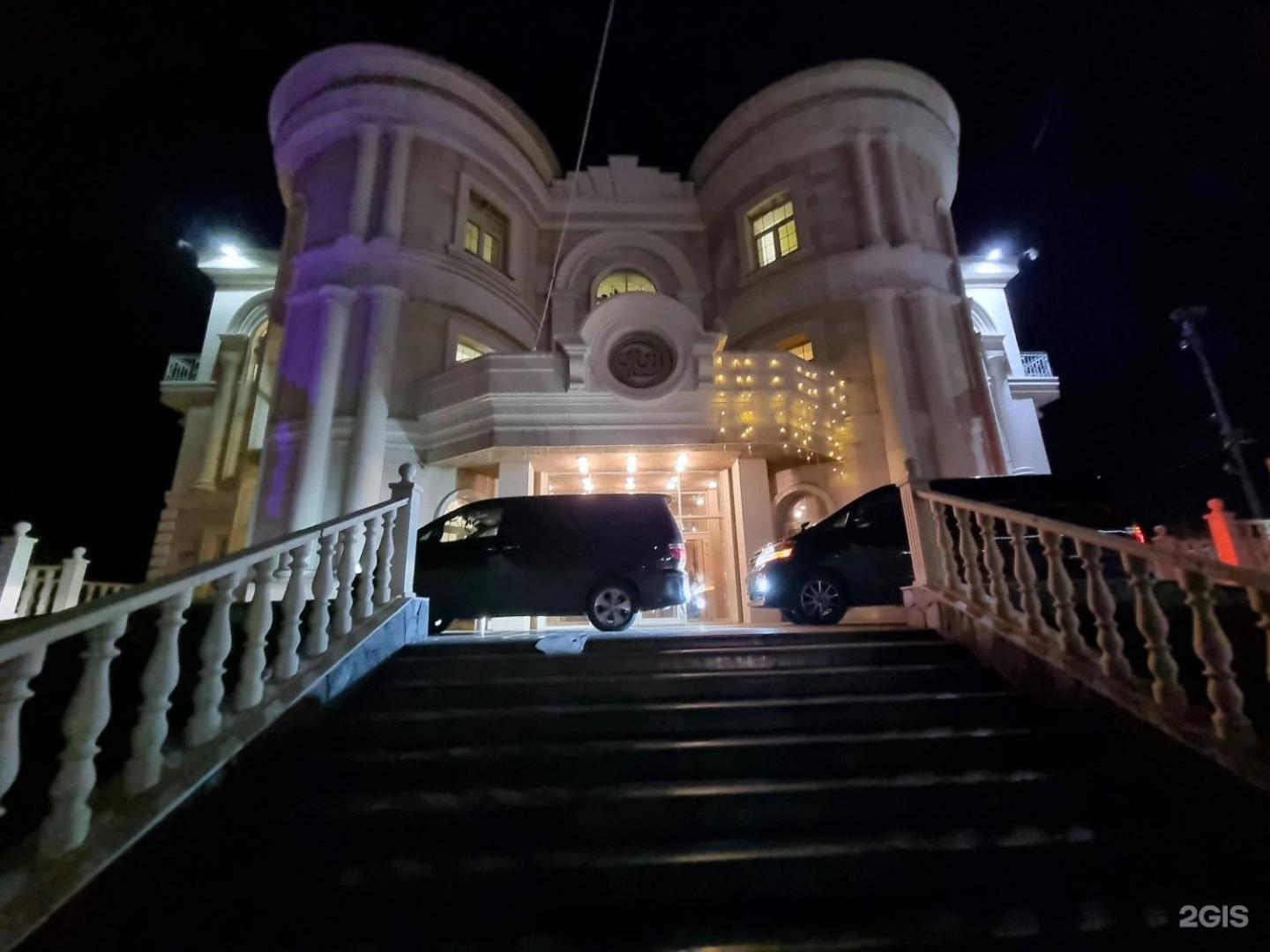 Royal Bv Hotell Ustʼ-Kamenogorsk Exteriör bild